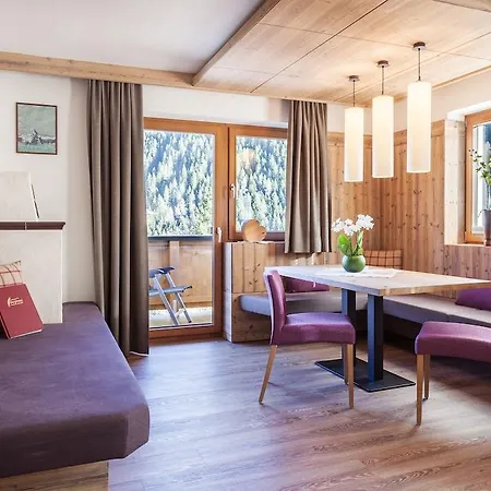 Hotell Alpinhotel Berghaus Tux