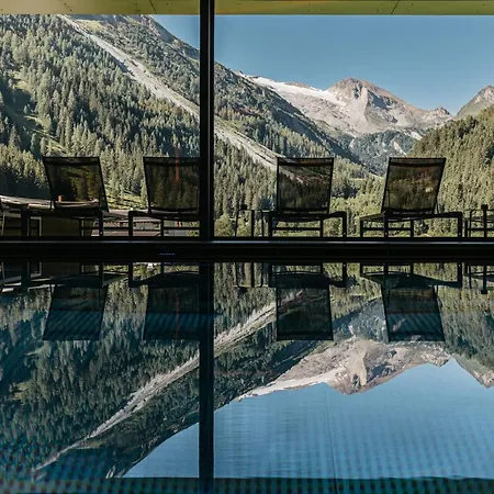 מלון Alpinhotel Berghaus 4*