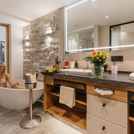 Alpinhotel Berghaus 4*