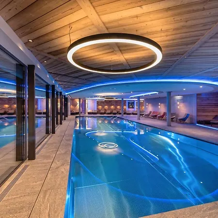 Hotell Alpinhotel Berghaus 4*