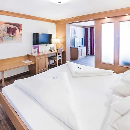 Hotell Alpinhotel Berghaus 4*