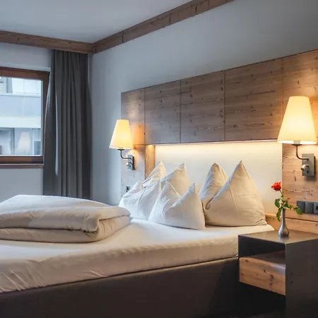 Hotell Alpinhotel Berghaus 4*