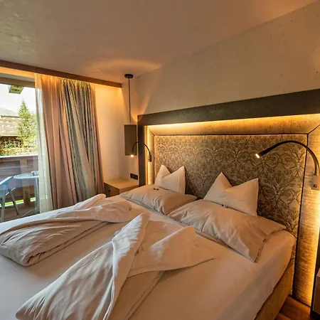 Hotell Alpinhotel Berghaus 4*