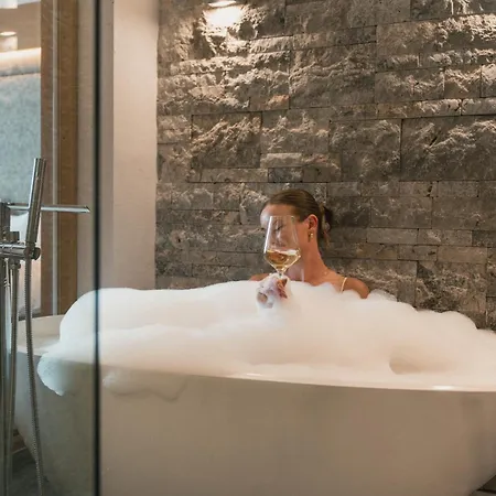 Alpinhotel Berghaus Hotell