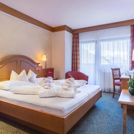 Alpinhotel Berghaus מלון טוקס