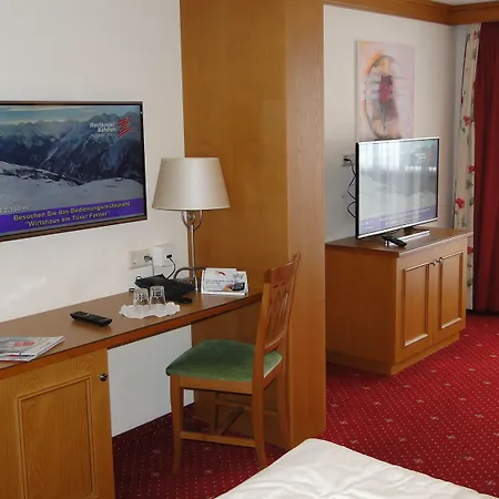 Alpinhotel Berghaus 4*