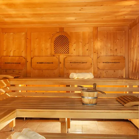 Alpinhotel Berghaus מלון