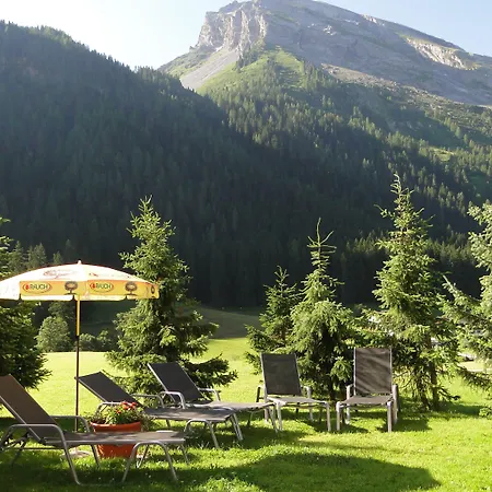 Alpinhotel Berghaus 4* טוקס