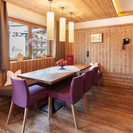 Alpinhotel Berghaus Hotell Tux