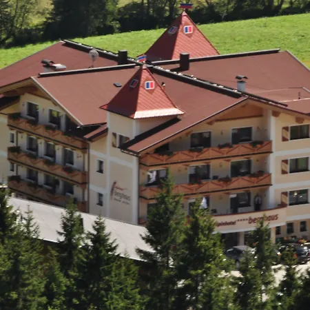 Alpinhotel Berghaus 4*