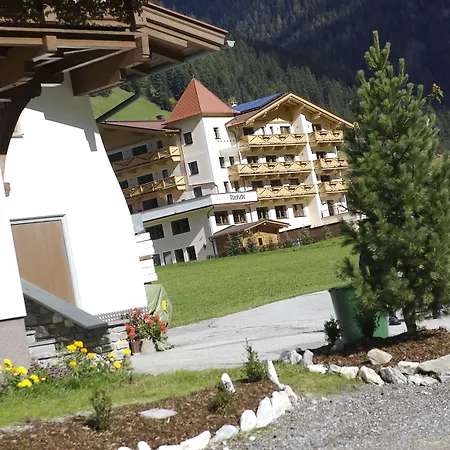 Alpinhotel Berghaus 4* Tux