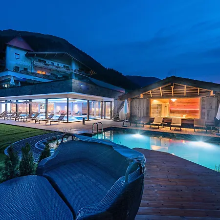 Alpinhotel Berghaus מלון