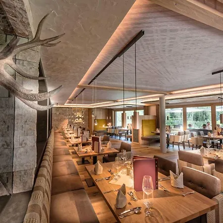 酒店 Alpinhotel Berghaus 图克斯