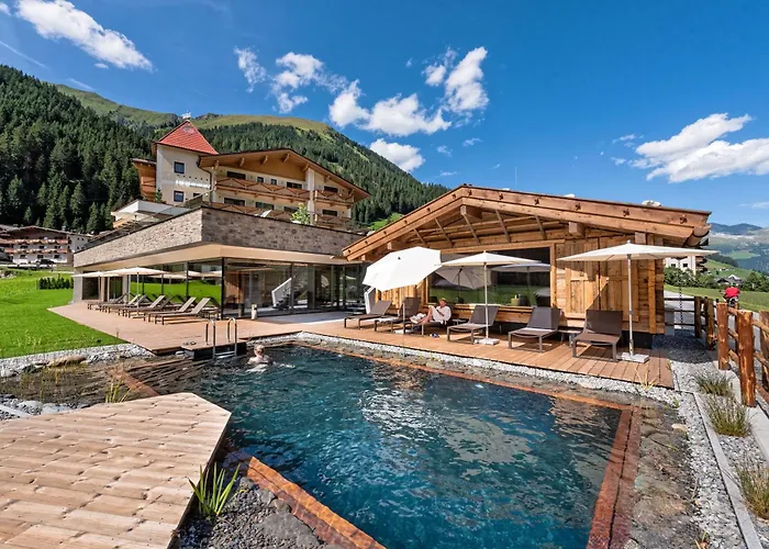 Alpinhotel Berghaus 4*