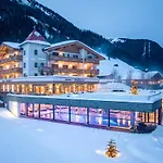 Alpinhotel Berghaus Szálloda