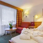Alpinhotel Berghaus Szálloda 4*