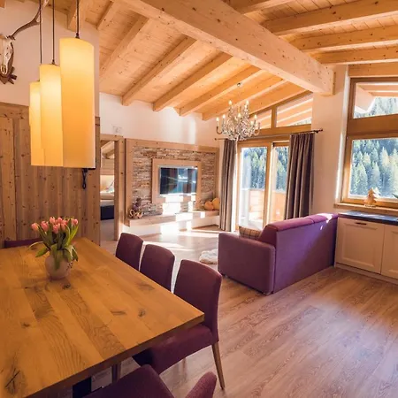 Hotel Alpinhotel Berghaus 4*