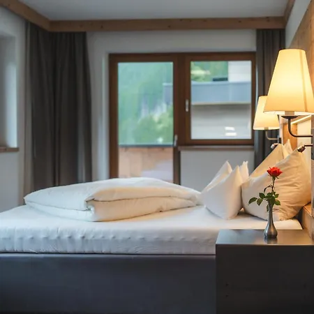 Alpinhotel Berghaus טוקס