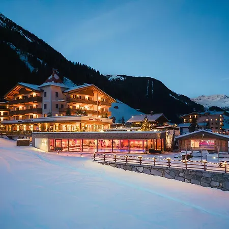 Hotel Alpinhotel Berghaus 4*
