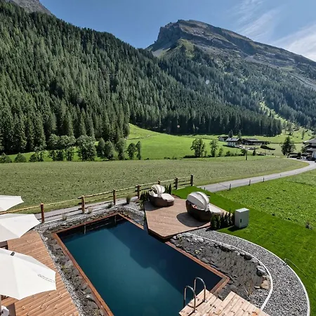 Alpinhotel Berghaus Hotel 4*